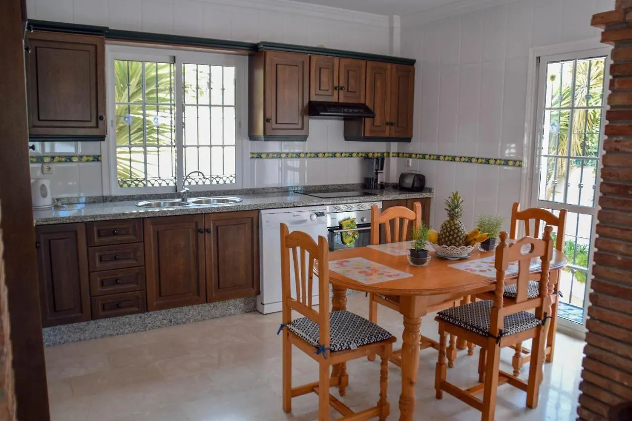 Nerja Paradise Rentals - Villa Flamingo 0*,